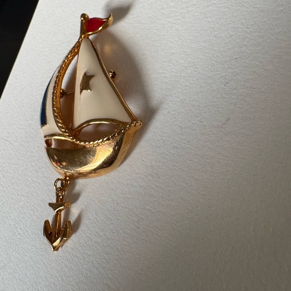 Vintage Large Nautical Brooch Pin Enamel Sailboat Ship Boat Red Blue Gold Tone - Picture 7 of 8